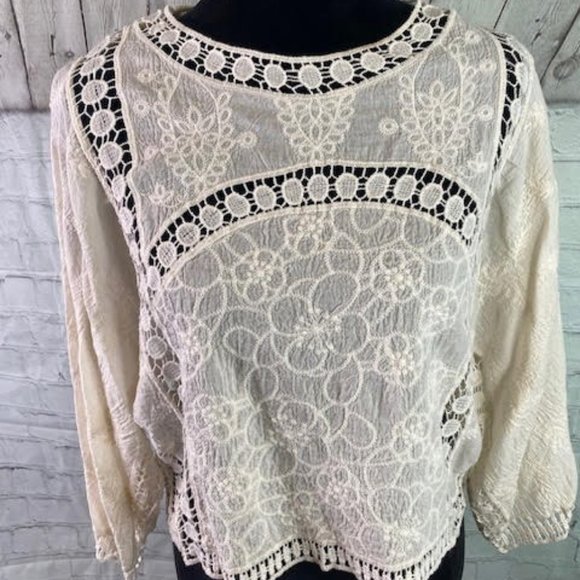 Black Swan Tops - Black Swan Cream Lace Crop Top | Women Size 8